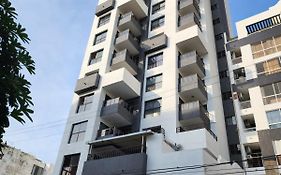 Apartamentos cerca a la playa, Los Laureles - By Bedviajes